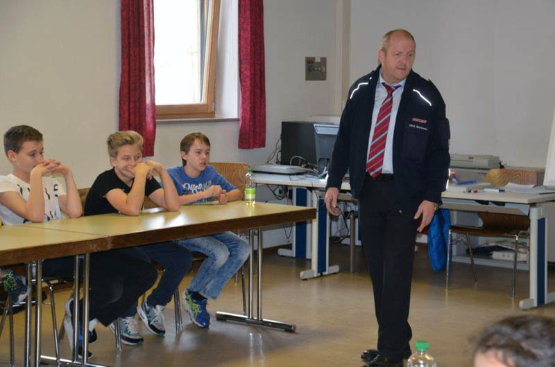 2014-11 Schulbusbegleiter 10 web